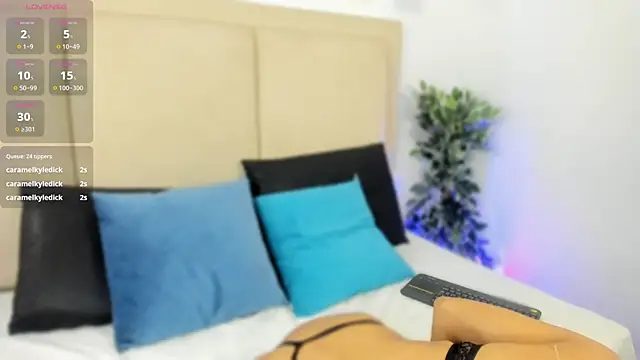 Natasha Smith09 online show from 02/12/25, 06:40