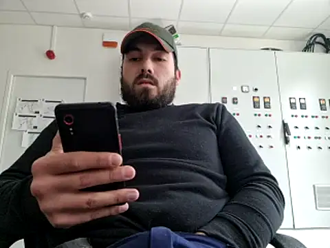 Snapshot of Leonormaldick chatting on 02/04/26, 10:54 Leonormaldick online show from 02/04/26, 10:54