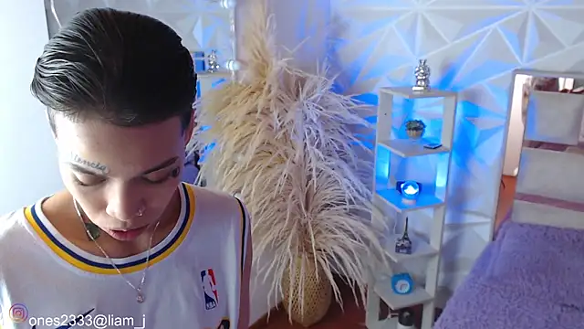 Jonesliam23 online show from 10/10/25, 07:02