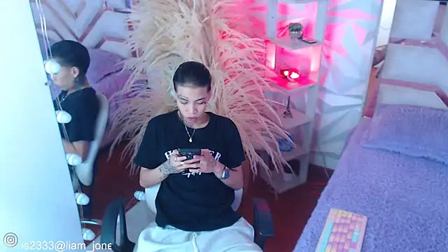 Jonesliam23 online show from 10/12/25, 07:24