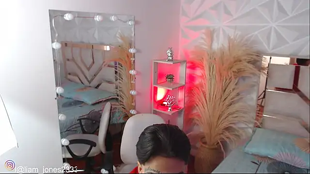 Jonesliam23 online show from 10/29/25, 07:15