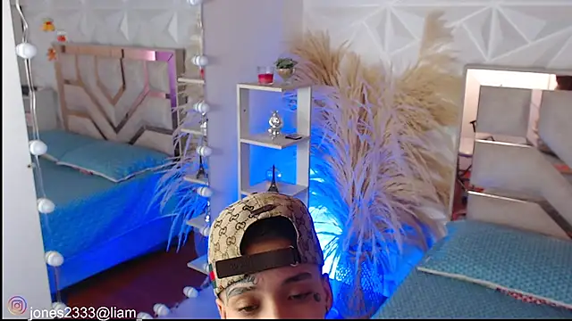 Jonesliam23 online show from 11/25/25, 07:36