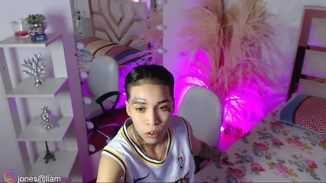 Jonesliam23 online show from 01/31/26, 07:11