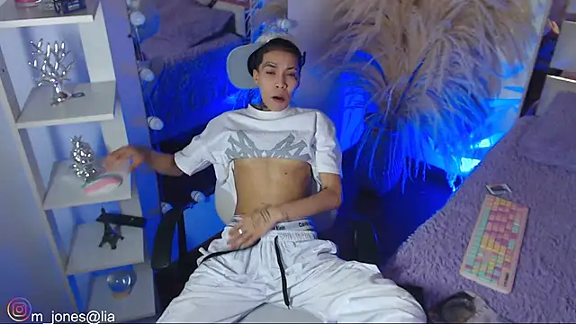 Jonesliam23 online show from 02/14/26, 07:21