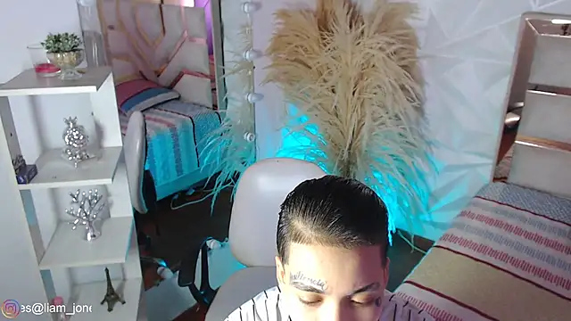 Jonesliam23 online show from 03/26/26, 07:19