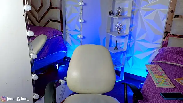 Jonesliam23 online show from 05/16/26, 08:07