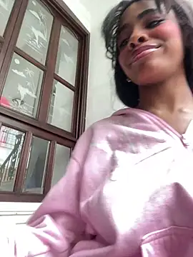 Snapshot of adaraSmiith chatting on 12/13/24, 06:49 adaraSmiith online show from 12/13/24, 06:49