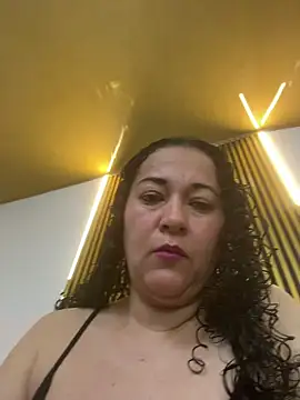 Snapshot of luisa_curli chatting on 07/19/26, 09:07 luisa curli online show from 07/19/26, 09:07
