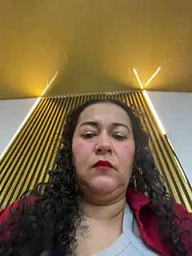 Snapshot of luisa_curli chatting on 07/30/26, 12:20 luisa curli online show from 07/30/26, 12:20