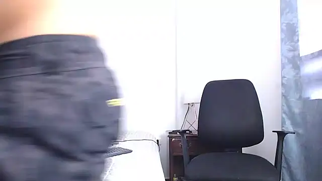 Snapshot of Sanit_Di chatting on 02/20/26, 07:14 Sanit Di online show from 02/20/26, 07:14