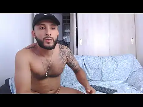 Snapshot of Sanit_Di chatting on 07/14/26, 10:37 Sanit Di online show from 07/14/26, 10:37