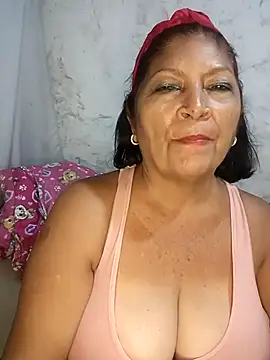 Snapshot of naysi chatting on 12/28/24, 11:48 naysi online show from 12/28/24, 11:48