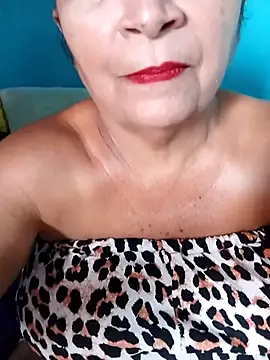 Snapshot of naysi chatting on 10/13/25, 03:45 naysi online show from 10/13/25, 03:45