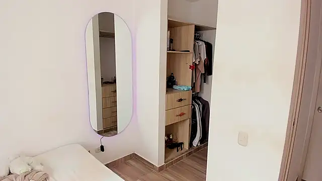 rose scottt online show from 11/08/25, 05:12