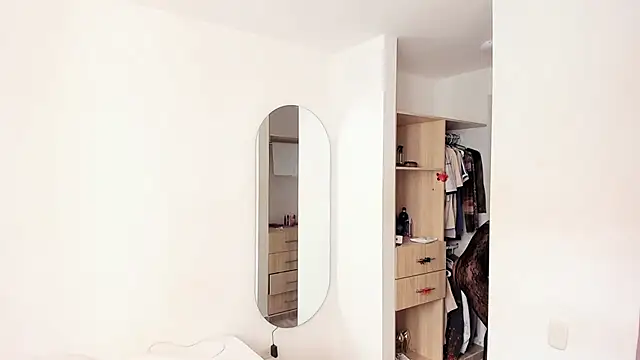 rose scottt online show from 11/29/25, 02:53