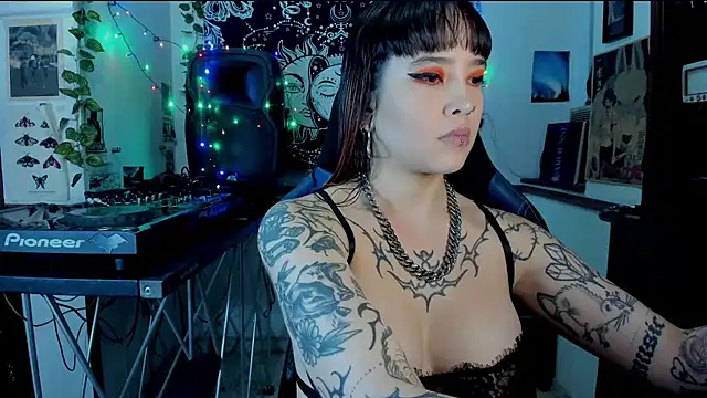 Demongirl6666 online show from 02/21/25, 01:00
