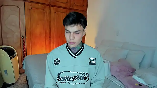 Jordyrodriiguez online show from 12/19/24, 06:56