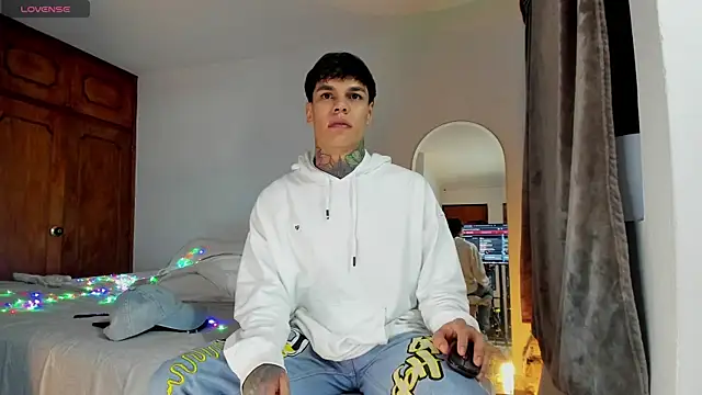 Jordyrodriiguez online show from 12/25/24, 06:52