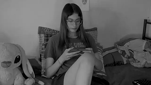 Snapshot of xofix chatting on 12/14/24, 12:01 xofix online show from 12/14/24, 12:01