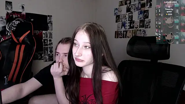 Snapshot of camcoupbang chatting on 12/22/24, 02:17 camcoupbang online show from 12/22/24, 02:17