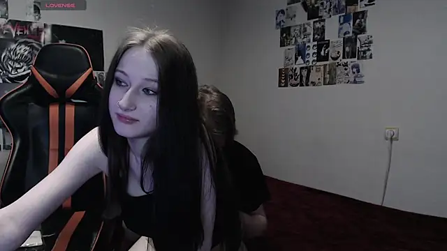 Snapshot of camcoupbang chatting on 02/02/25, 09:13 camcoupbang online show from 02/02/25, 09:13