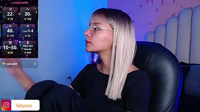 peyton golden1 online show from 10/14/25, 03:51