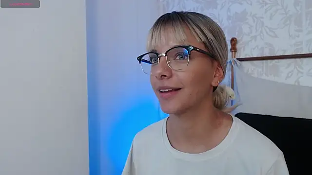 peyton golden1 online show from 11/23/25, 04:45