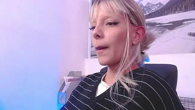 peyton golden1 online show from 12/23/25, 03:26