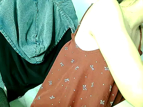 Yin-girl online show from 11/11/25, 09:26