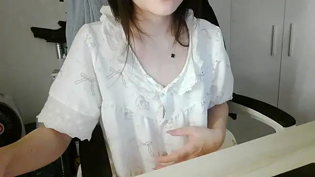 Snapshot of Yin-girl chatting on 02/28/26, 05:58 Yin-girl online show from 02/28/26, 05:58