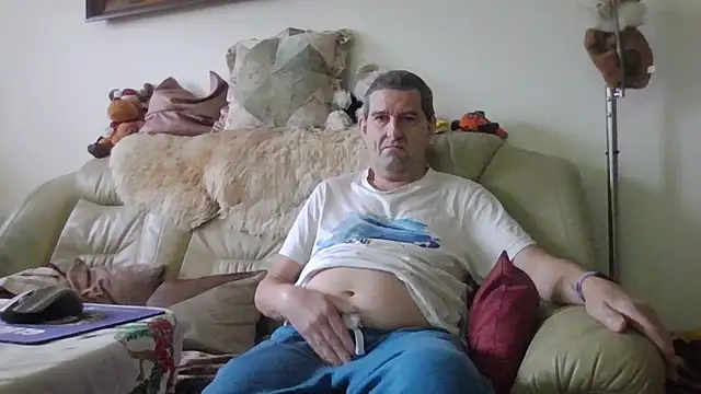 Snapshot of Lutzi1 chatting on 12/06/24, 11:00 Lutzi1 online show from 12/06/24, 11:00