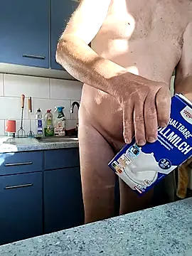 Snapshot of Lutzi1 chatting on 09/20/25, 06:36 Lutzi1 online show from 09/20/25, 06:36