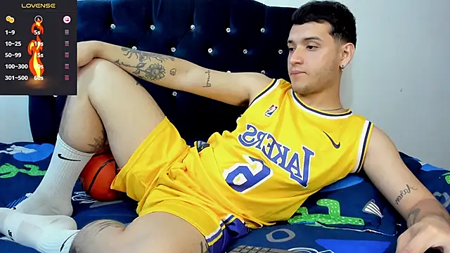 Noha white online show from 02/10/25, 06:13