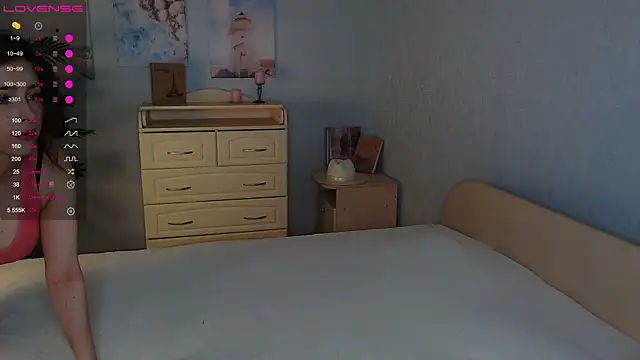 cosmosbaby online show from 10/29/25, 03:14