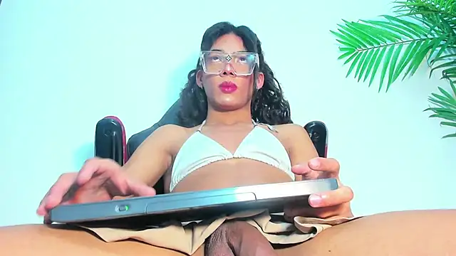 Briyit Doll online show from 02/01/25, 06:00