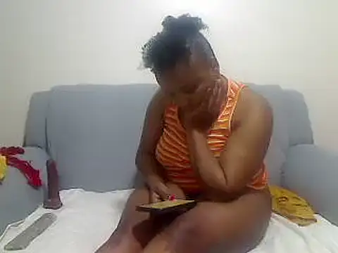 Snapshot of browndolly12 chatting on 12/05/24, 07:06 browndolly12 online show from 12/05/24, 07:06