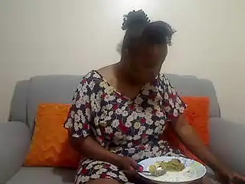 Snapshot of browndolly12 chatting on 12/16/24, 07:15 browndolly12 online show from 12/16/24, 07:15