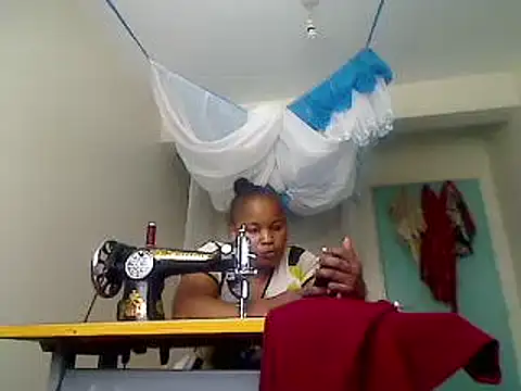 Snapshot of browndolly12 chatting on 02/22/25, 08:50 browndolly12 online show from 02/22/25, 08:50