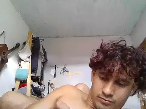 Snapshot of pedrodavid_ chatting on 02/05/25, 06:04 pedrodavid online show from 02/05/25, 06:04