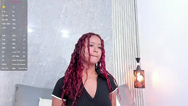 Snapshot of Sophiee_Velvet chatting on 01/21/25, 11:46 Sophiee Velvet online show from 01/21/25, 11:46