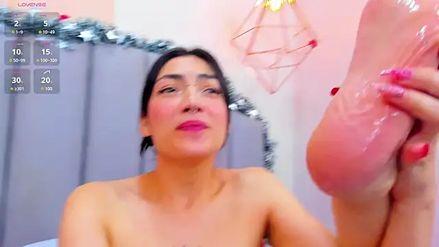 Snapshot of ThailyCherry chatting on 12/26/24, 10:31 ThailyCherry online show from 12/26/24, 10:31