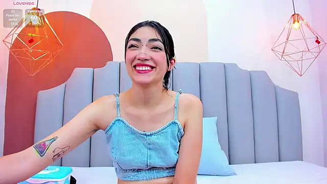 Snapshot of ThailyCherry chatting on 01/15/25, 07:01 ThailyCherry online show from 01/15/25, 07:01