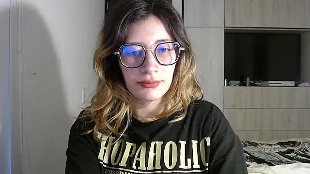 mariana124- online show from 12/17/24, 05:58