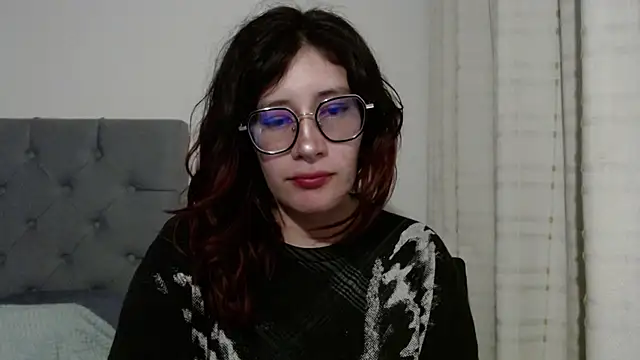 mariana124- online show from 02/06/25, 12:00