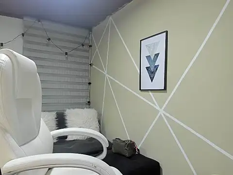 Enma  clark online show from 10/24/25, 04:09