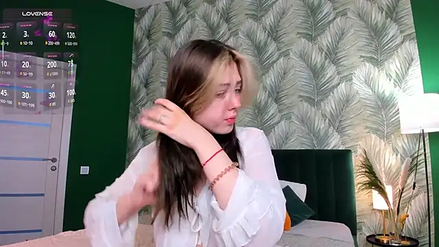 Vanessa Walters online show from 10/10/25, 03:27