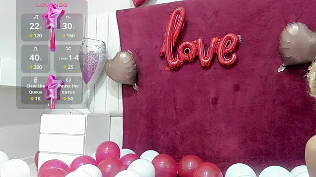 Snapshot of julieta_flower chatting on 02/14/25, 03:26 julieta flower online show from 02/14/25, 03:26