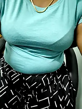 Snapshot of tamil_subha69 chatting on 11/30/25, 06:06 tamil subha69 online show from 11/30/25, 06:06