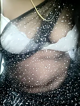 Snapshot of tamil_subha69 chatting on 12/19/25, 05:47 tamil subha69 online show from 12/19/25, 05:47