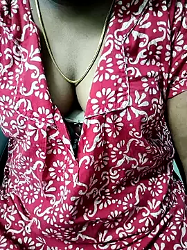 Snapshot of tamil_subha69 chatting on 02/10/26, 12:26 tamil subha69 online show from 02/10/26, 12:26